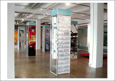 <span style="font-weight: bold">BDIA Präsentation zum Designmai 2004</span> - Berlin<br />Mitgliederausstellung des Bundes Deutscher Innenarchitekten BDIA<br />Vitra Designzentrum Berlin