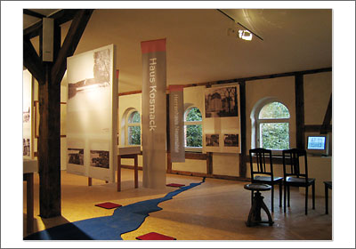 <span style="font-weight: bold">architektur - natur - poesie</span><br />Ausstellung zur verborgenen Baugeschichte in der Ruppiner Schweiz<br />Kornspeicher Neumühle – Alt Ruppin, in der Ausstellung